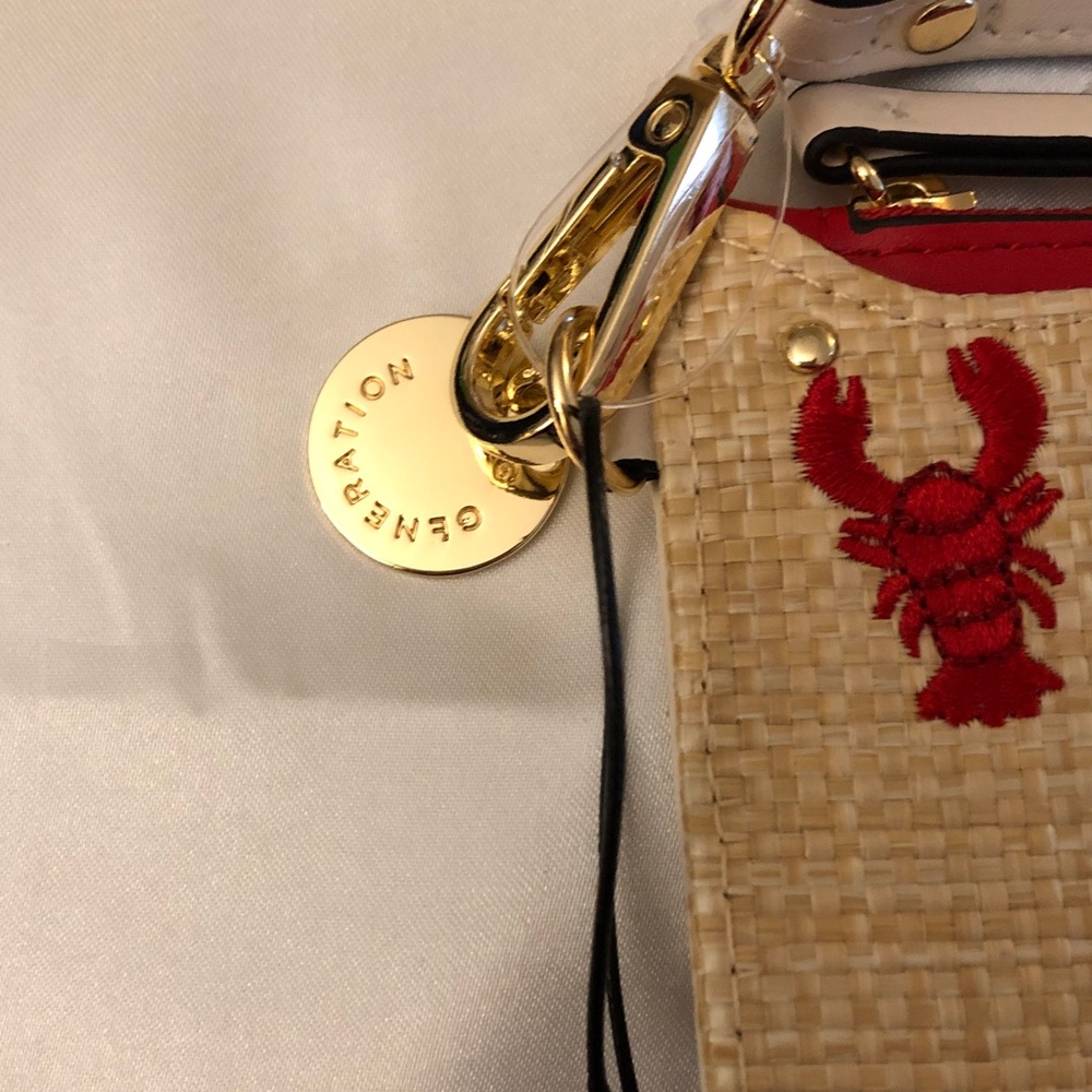 BCBG Generation Natural Color Straw Card Wallet Red Embroidered Lobsters NWT - Picture 3 of 16
